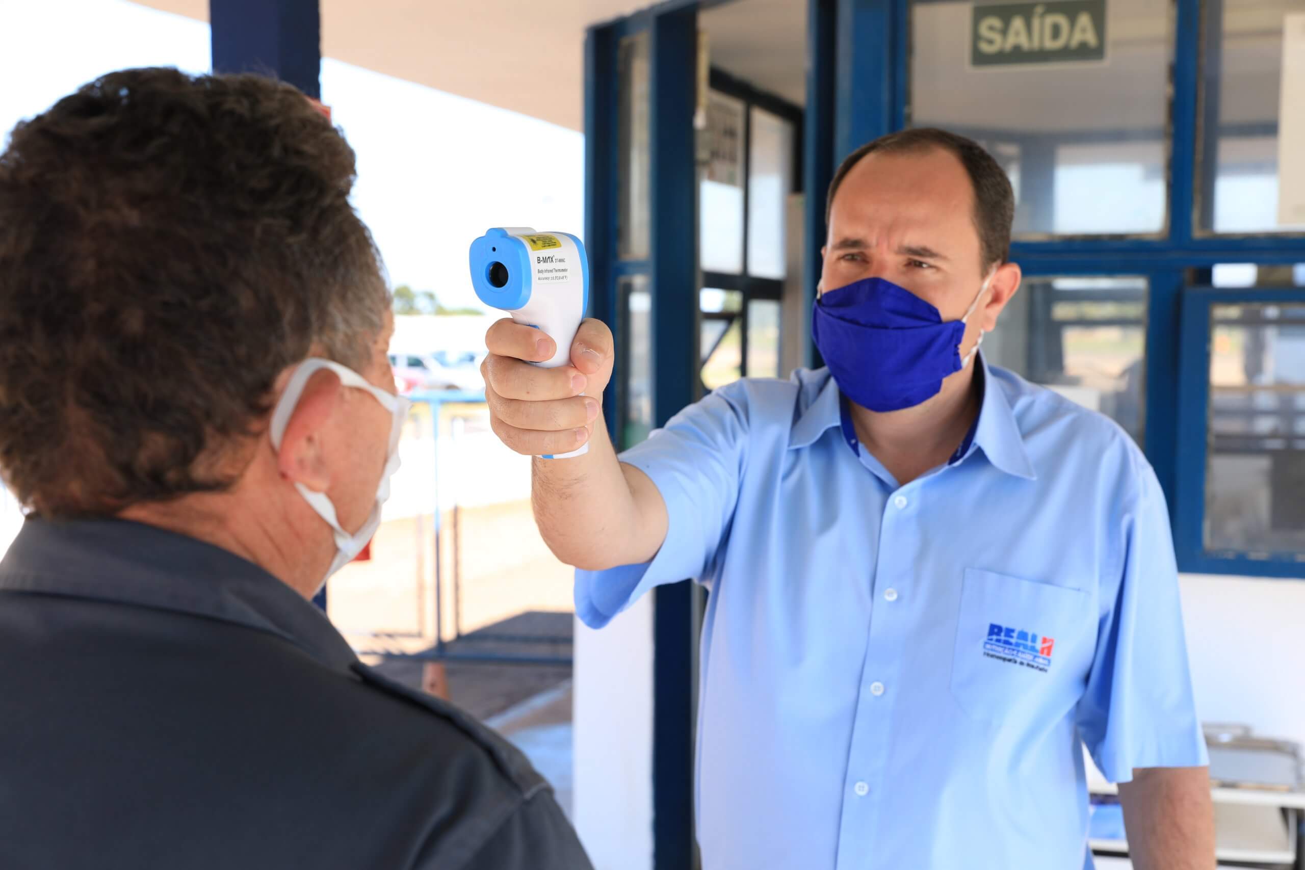Aferição de temperatura corporal na Real H para contenção do Covid-19