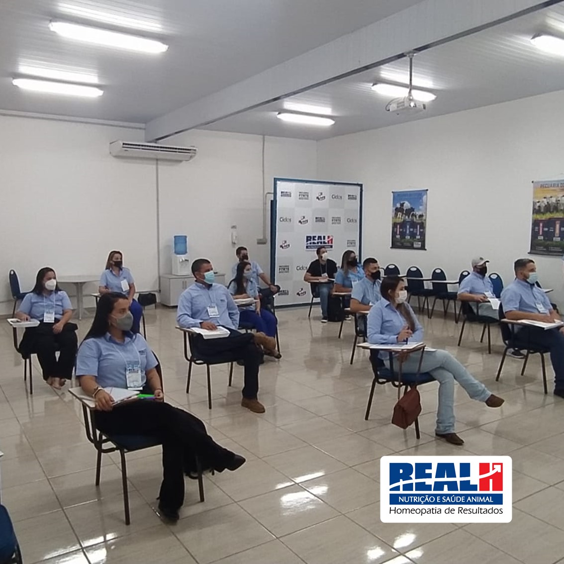 Real H abre semana com treinamento para equipe comercial