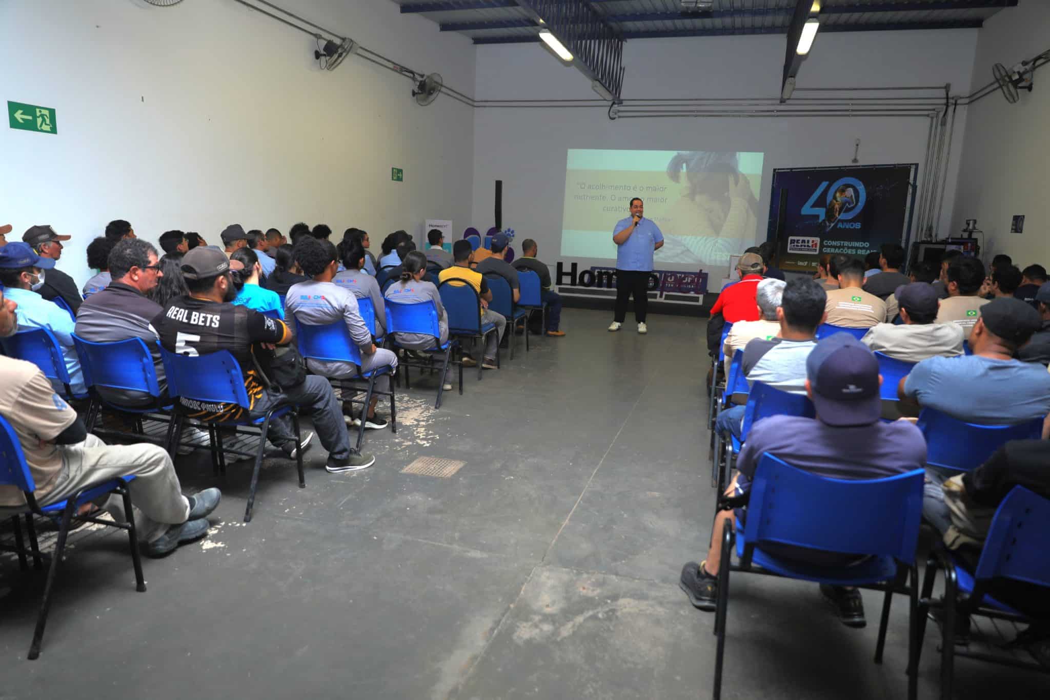 Palestra de prevenção ao suicídio do Setembro Amarelo no Grupo Real.