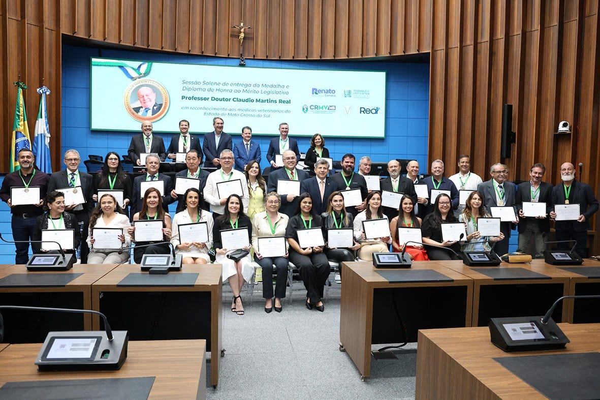 Homenagem médicos-veterinários MS - Medalha Claudio Real