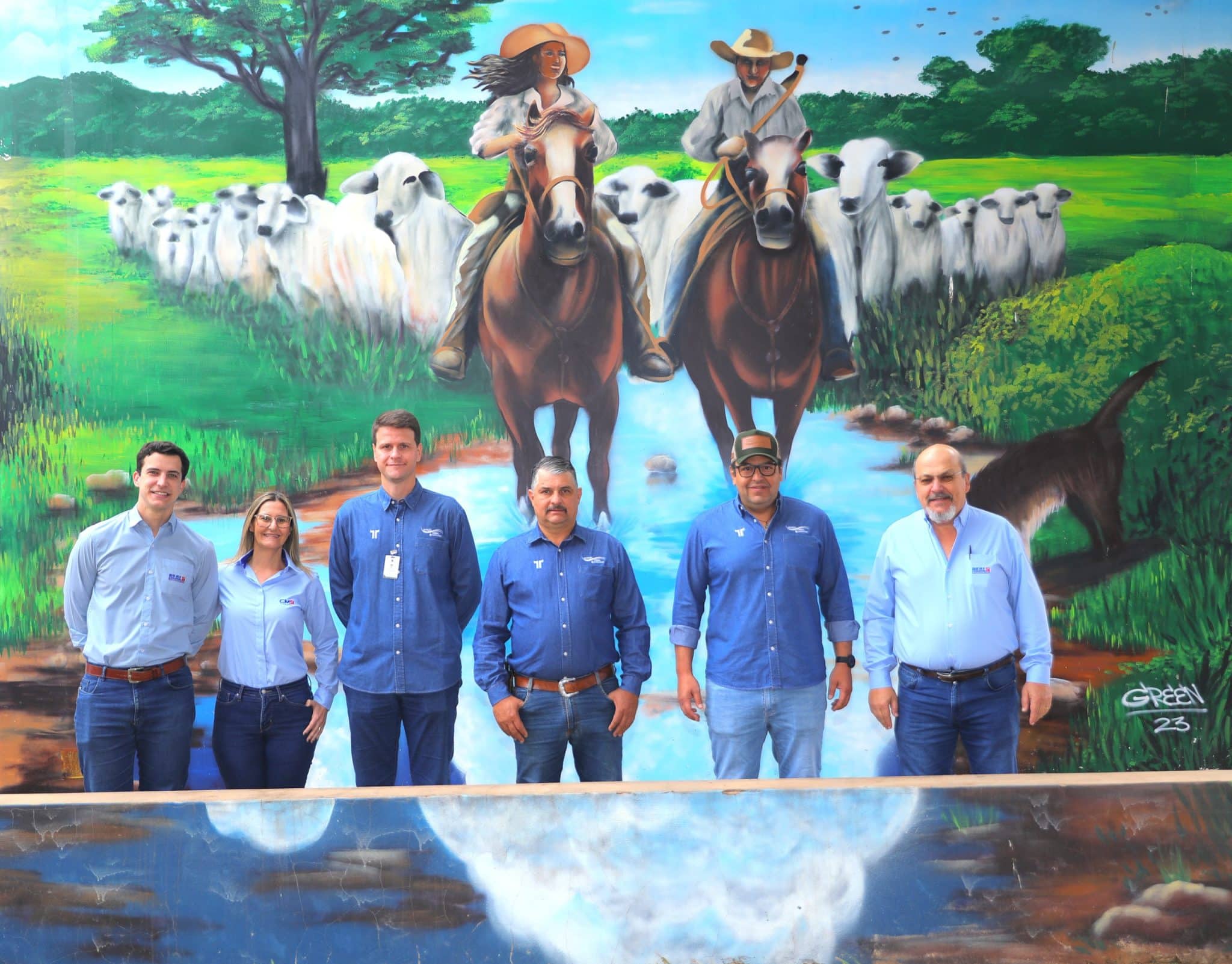 Executivos da Coopercitrus visitam Grupo Real na matriz de Campo Grande
